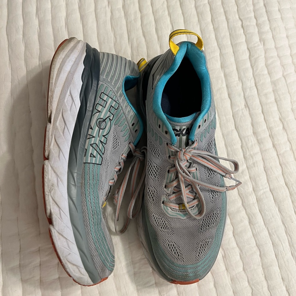 Hokas